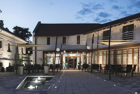 Munkácsy Hotel Bekescsaba Exterior foto